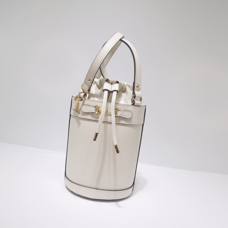 G*u*i bucket bags